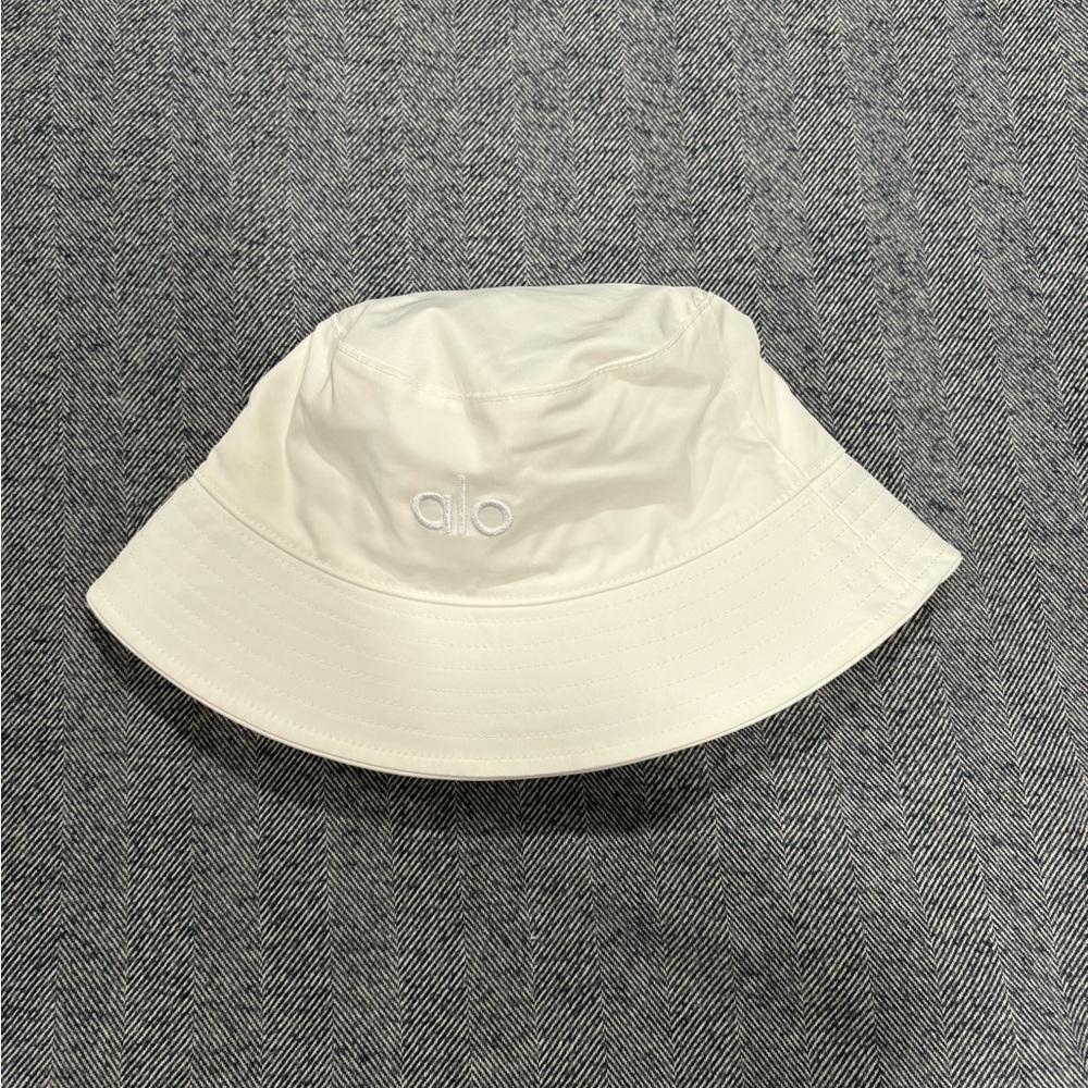 alo fundamental bucket hat | size: small/medium - Picture 2 of 4